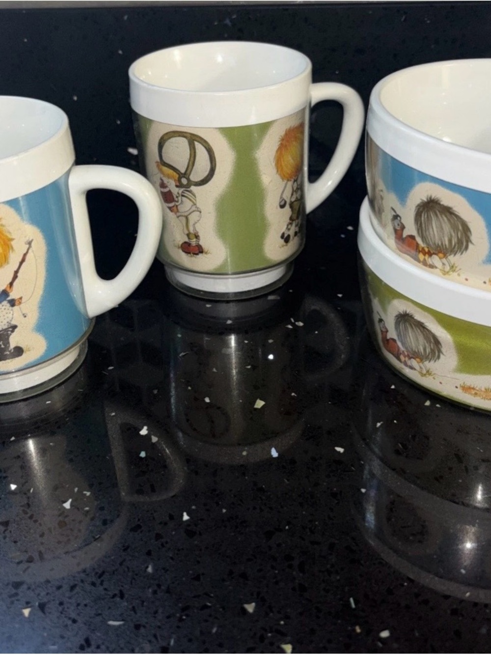 Vintage 1973 Mop Top Sport thermos Set of Illustrated cups and bowls